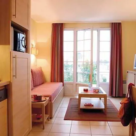 Pierre & Le Apartmanhotel 4*
