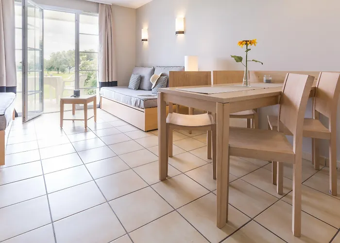 Pierre & Le 4* Port-en-Bessin-Huppain