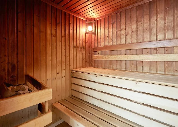 Pierre & Le 4* Пор-ан-Бессен-Юппен