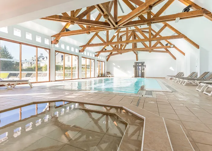 Pierre & Le Port-en-Bessin-Huppain