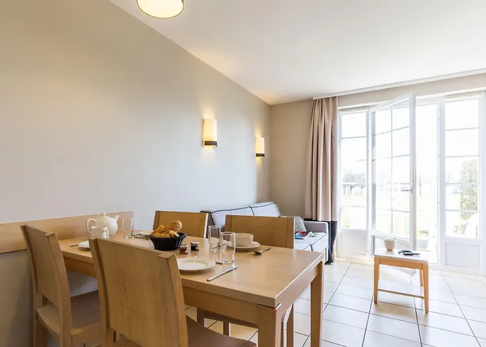 Pierre & Le 4* Port-en-Bessin-Huppain